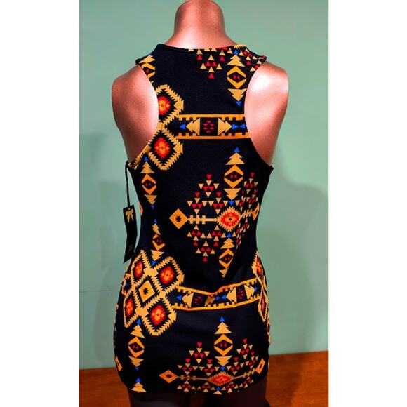 Iris Los Angeles Black Multi Sleeveless Top w/Vivid Aztec Print, Size M NWT - Picture 3 of 4